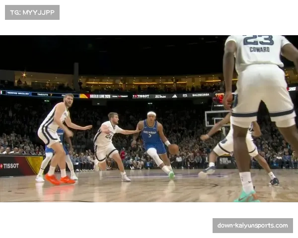 魔术班凯罗36分10篮板6助攻 年轻核心成长带动球队攻防